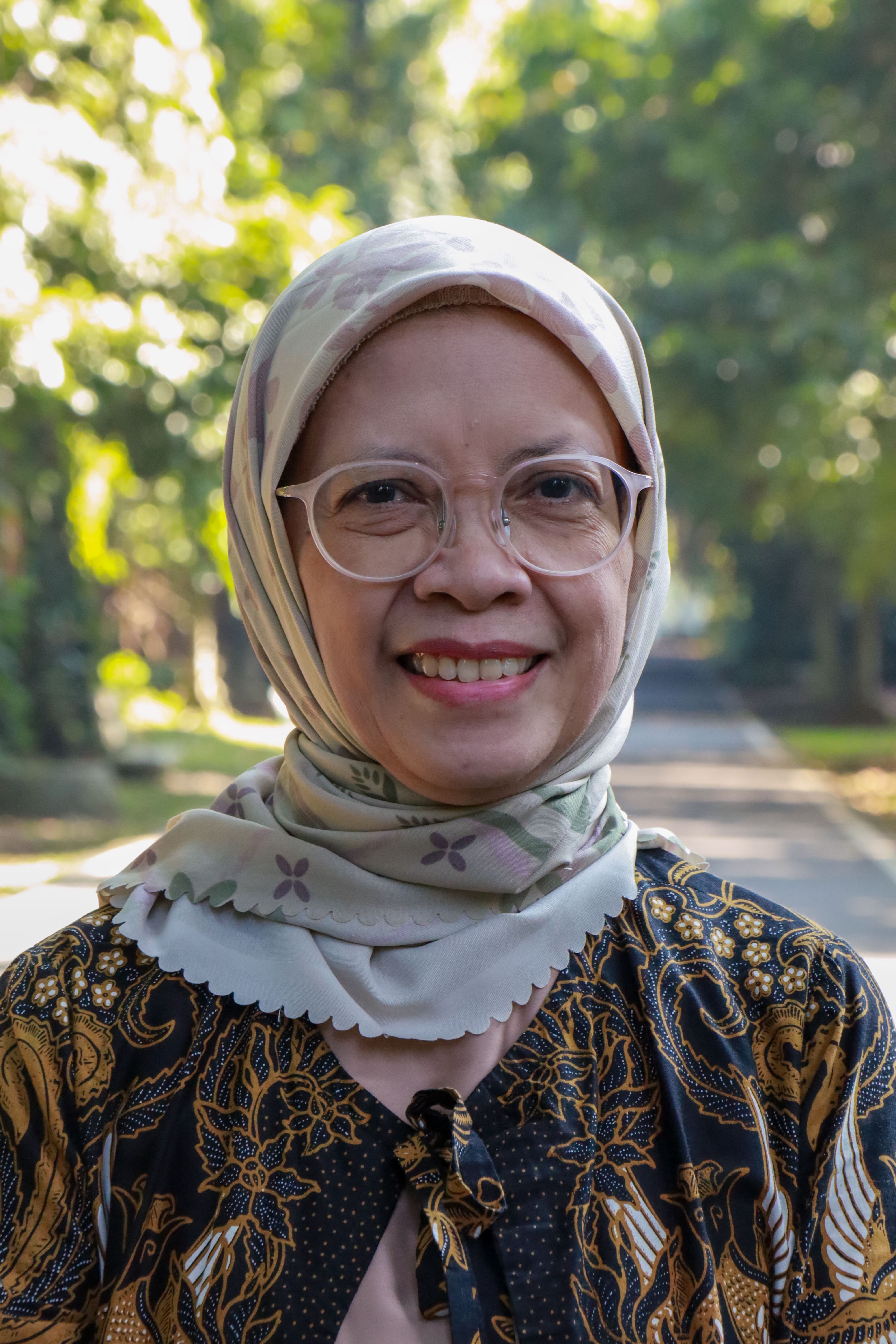 Dr. apt. Bina Lohita Sari, M.Pd. M.Farm.